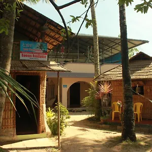  Séjour chez l'habitant Elara Beach View Homestay Inde